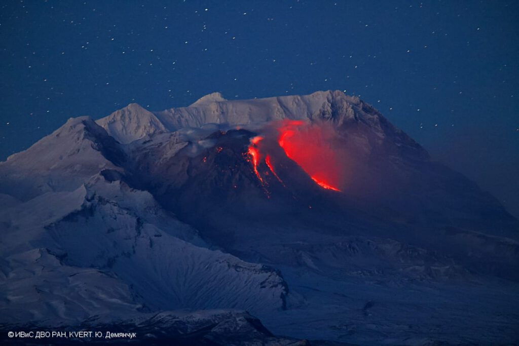 Shiveluch Erupts Volcanic Ash Volcanoes And Eruptions